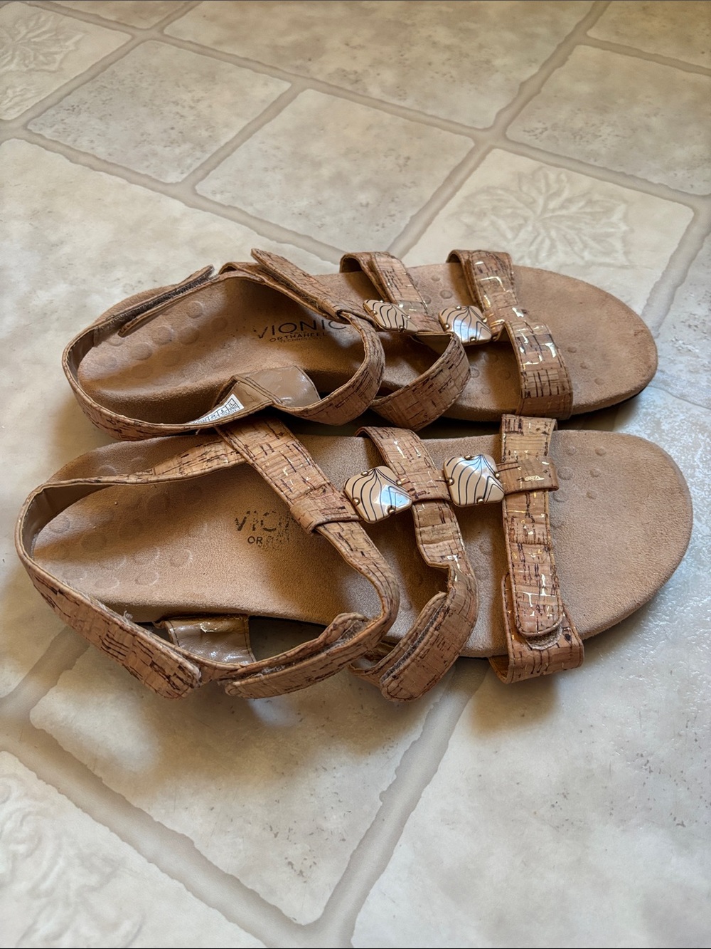 Vionic Rest Amber Gold Metallic Cork Orthopedic Walking Sandal Women’s Size 11